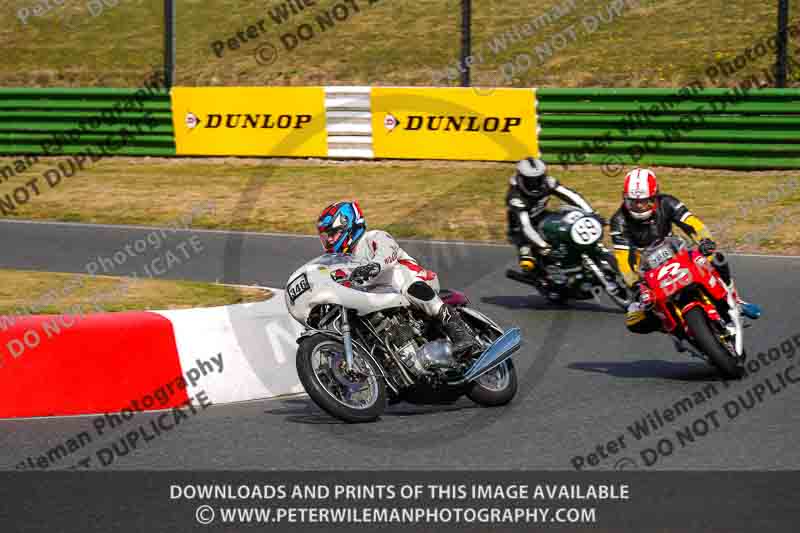 Vintage motorcycle club;eventdigitalimages;mallory park;mallory park trackday photographs;no limits trackdays;peter wileman photography;trackday digital images;trackday photos;vmcc festival 1000 bikes photographs